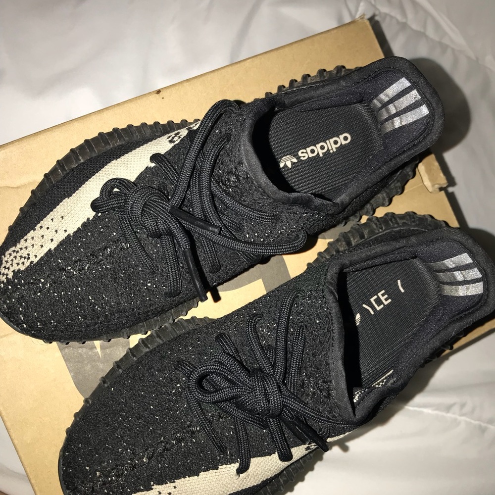 Yeezy Boost 350 V2 “Oreo”